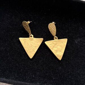 Gold triangle detailed earrings
